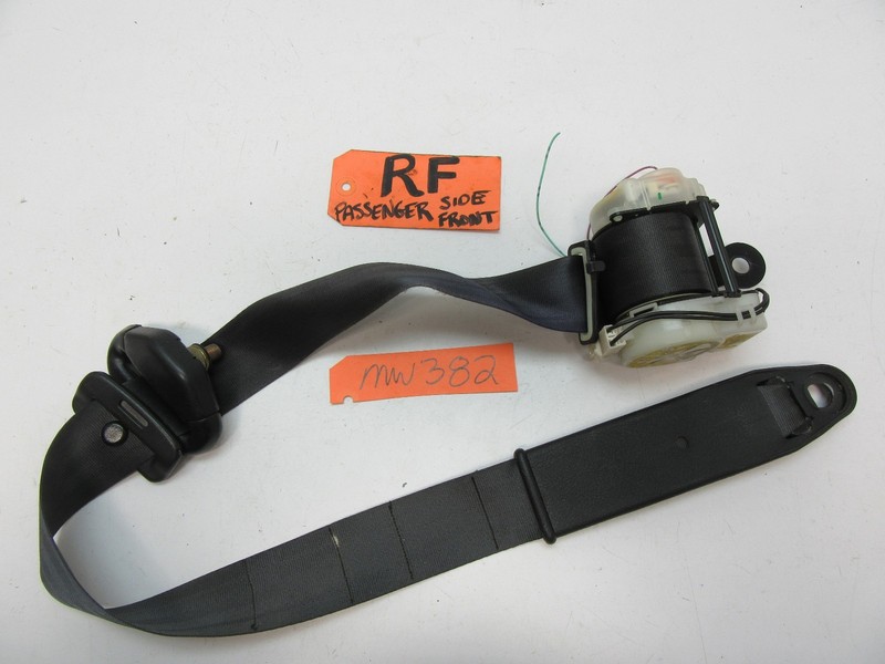 RIGHT FRONT SHOULDER SEAT BELT SEATBELT HARNESS CAR 94 95 CELICA PASSENGER R RH