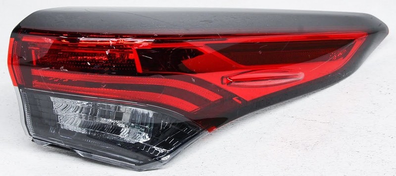 OEM Toyota Highlander Right Passenger Side LED Tail Lamp 81550-0E230 -Lens Chips