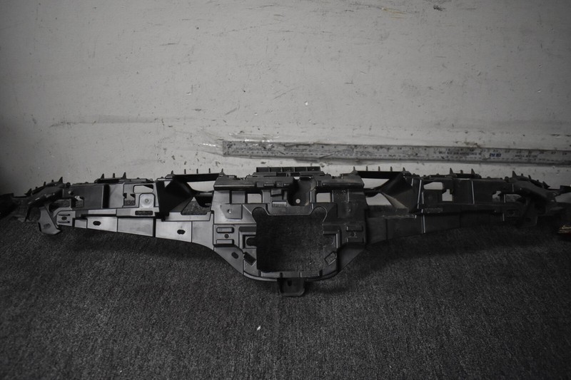 2020-2021 TOYOTA HIGHLANDER LE RADIATOR GRILL BRACKET FACTORY OEM