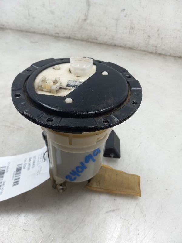 01 02 03 LEXUS RX300 3.0L FUEL PUMP ASSEMBLY