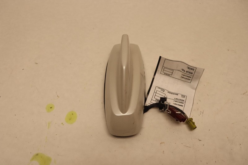 2015-2020 CADILLAC ESCALADE ROOF MOUNTED SHARK FIN ANTENNA OEM