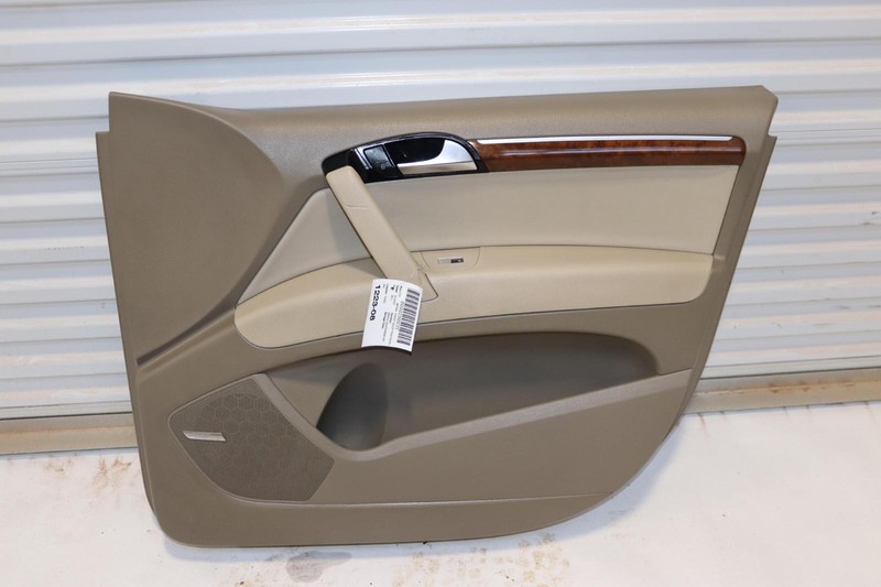 2007-2015 AUDI Q7 FRONT RIGHT PASSENGER SIDE DOOR PANEL TRIM COVER TAN OEM