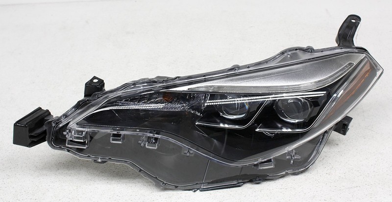 OEM Left Driver Side LED Headlamp For Toyota Corolla SE, XLE, XSE Tabs Missing