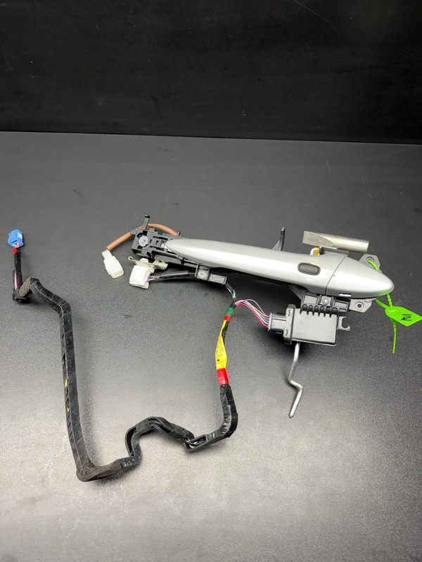 LEXUS 2010-2015 IS250 IS350 CONVERTIBLE LEFT DRIVER EXTERIOR DOOR HANDLE SILVER