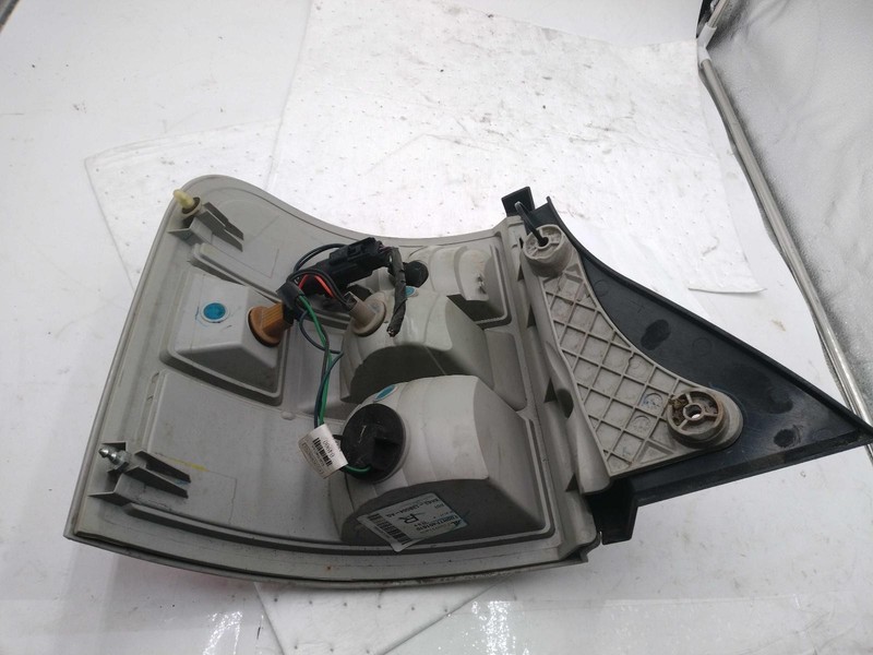 2011 Ford Flex Right Tail Light Assembly Green OEM Minor Scratches 118k Miles