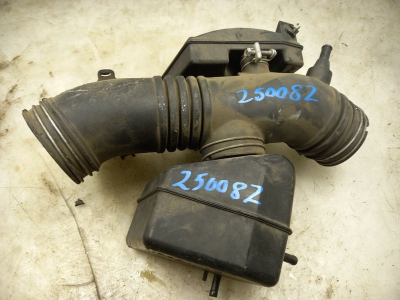 96 TOYOTA 4 RUNNER AIR INTAKE HOSE TO THROTTLE 3.4L 17894-62020