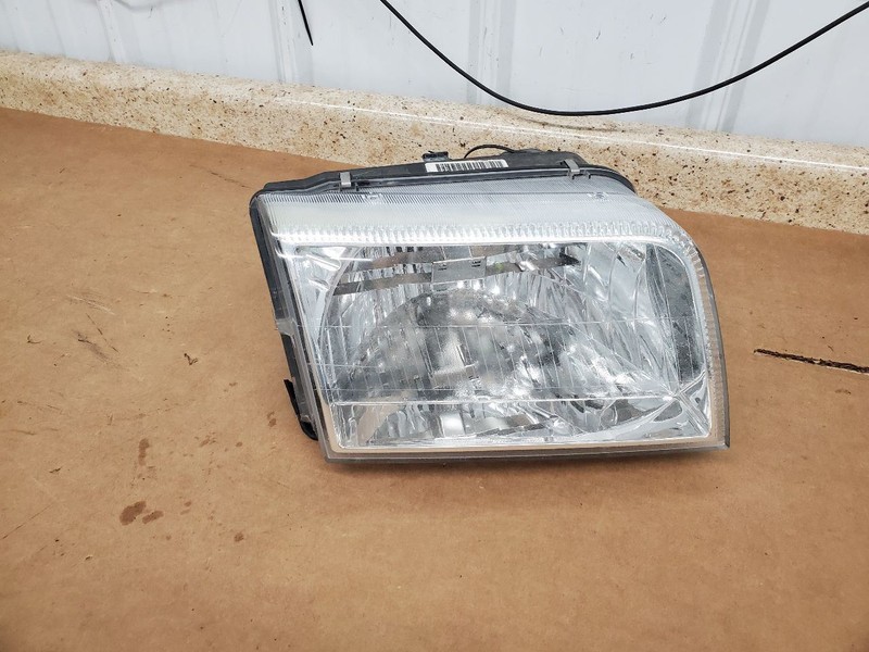 Passenger Right Headlight Fits 06-11 GRAND MARQUIS 290809