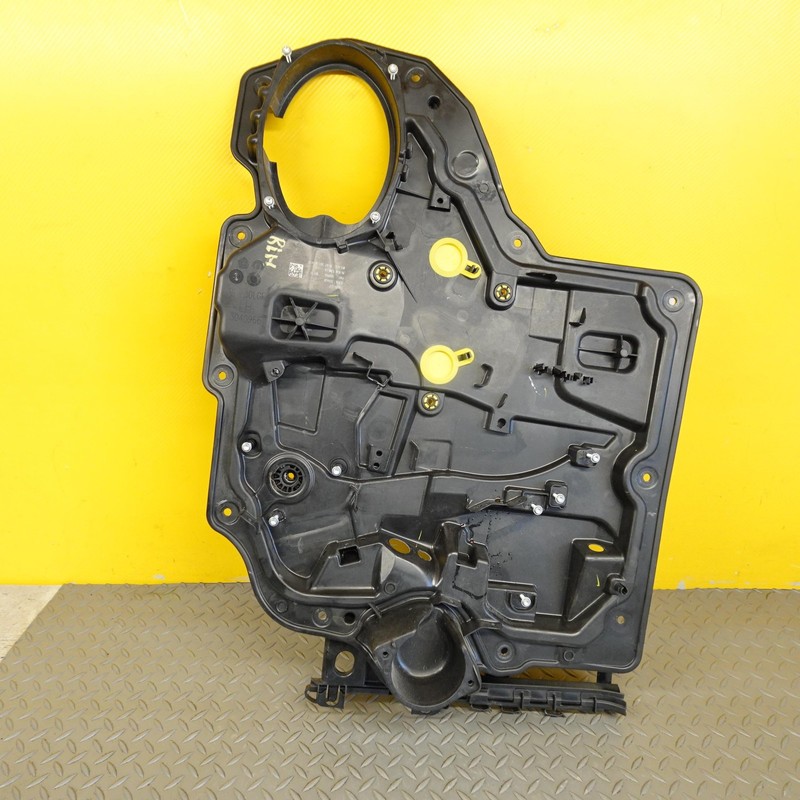 2017-2024 CHRYSLER PACIFICA REAR LEFT SIDE DOOR WINDOW REGULATOR PLATE OEM