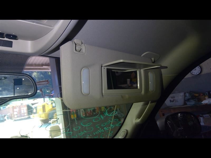 Passenger Right Sun Visor Illuminated Fits 07-14 ESCALADE 1381206