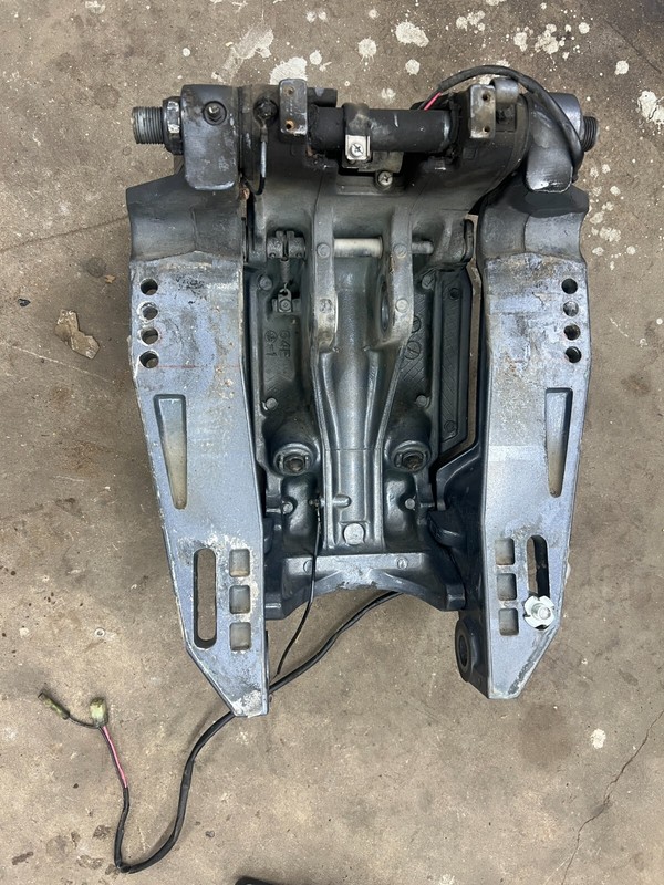 YAMAHA OUTBOARD 150-250HP BRACKET SWIVEL STEERING ASSY FRESHWATER!