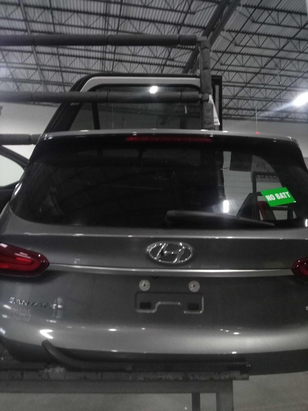 Used Deck Lid fits: 2019 Hyundai Santa fe SWB manual liftgate incandescent lamps