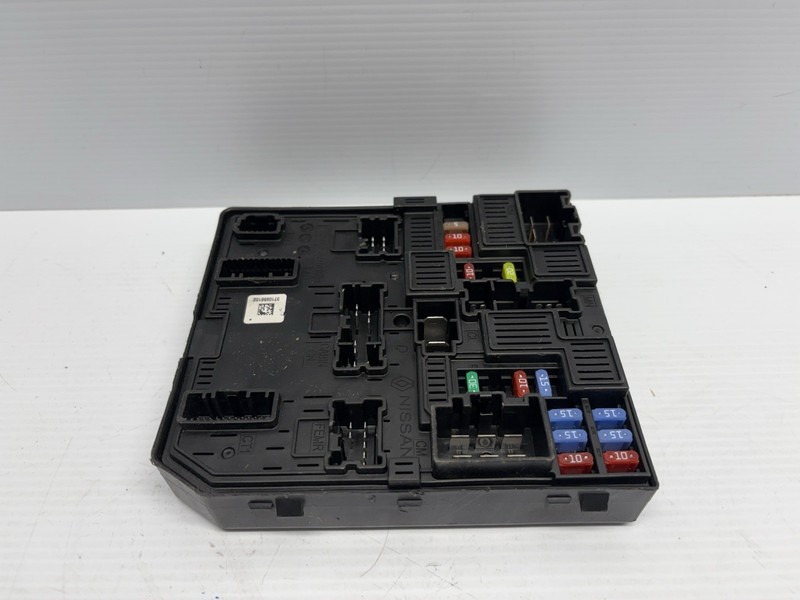 2020 Rogue Sport SV Engine Power Supply Module Fuse Box IPDM OEM 284B75NA0B NE