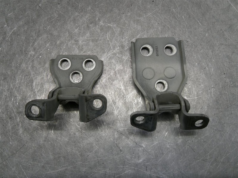 2006 LINCOLN NAVIGATOR RIGHT FRONT PASSENGER DOOR HINGES SET OF 2 OEM 124.FD2206