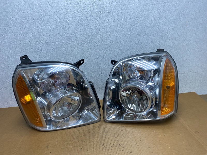2007 - 2014 GMC Yukon Halogen Headlights Left+Right Side Set AE0581 DW