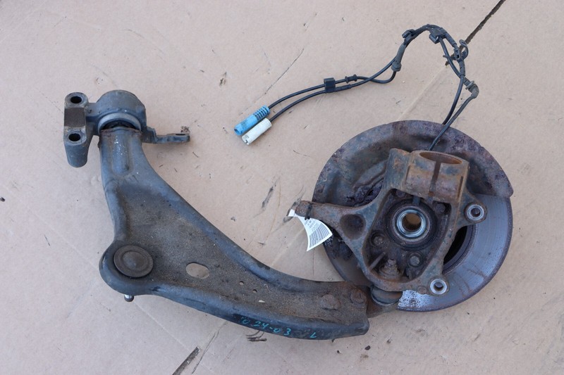 2008-2014 MINI COOPER CLUBMAN R55 FRONT DRIVER SPINDLE KNUCKLE WHEEL HUB OEM