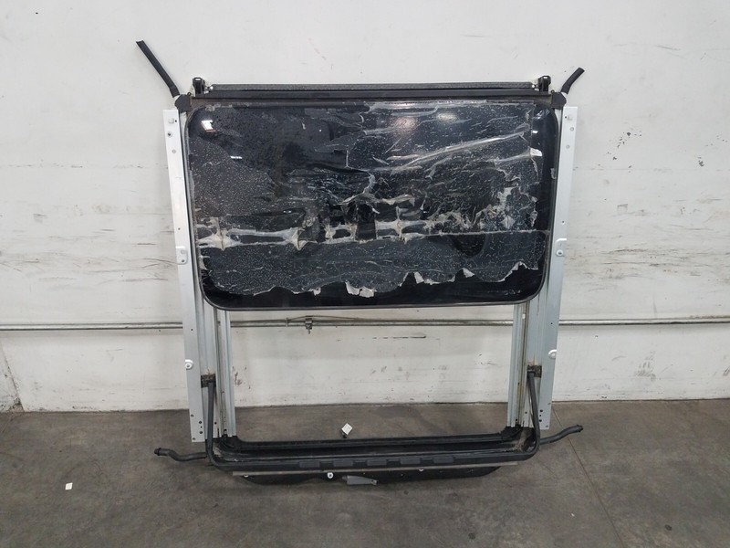 2014 Mercedes AMG CLS 63 S Sunroof Assembly - * #4700 E2