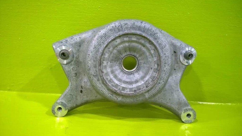 09-16 AUDI A4 DRIVER LEFT FRONT STRUT MOUNT BRACKET OEM 2990-146