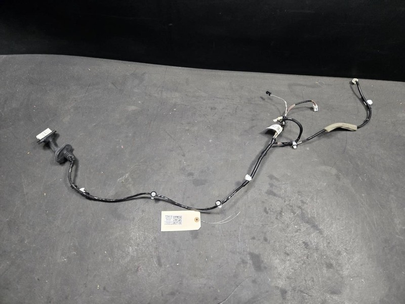 Rear Right Door Wiring Harness 2021 Toyota RAV4 82153-0R110 2019 2020 2022