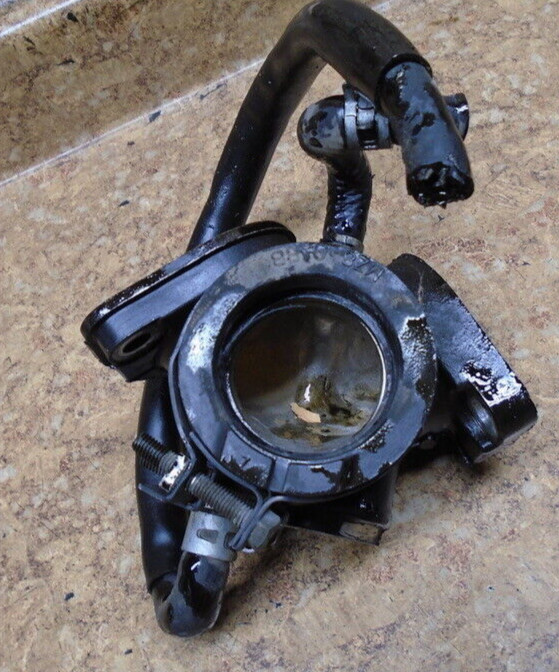 2004 Honda Shadow VT750 VT 750 Aero Engine Cylinder Head Carburetor Boot Intake