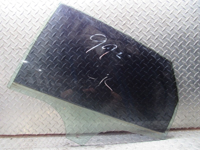 12-18 FORD FOCUS LEFT REAR DRIVER DOOR GLASS (TINTED)