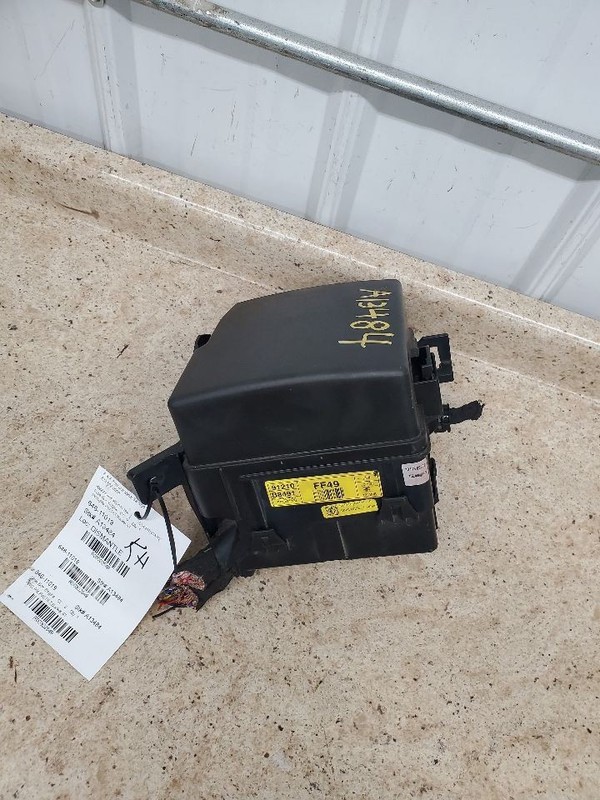 Fuse Box Engine Compartment Canada Market Fits 13-16 SANTA FE 302549