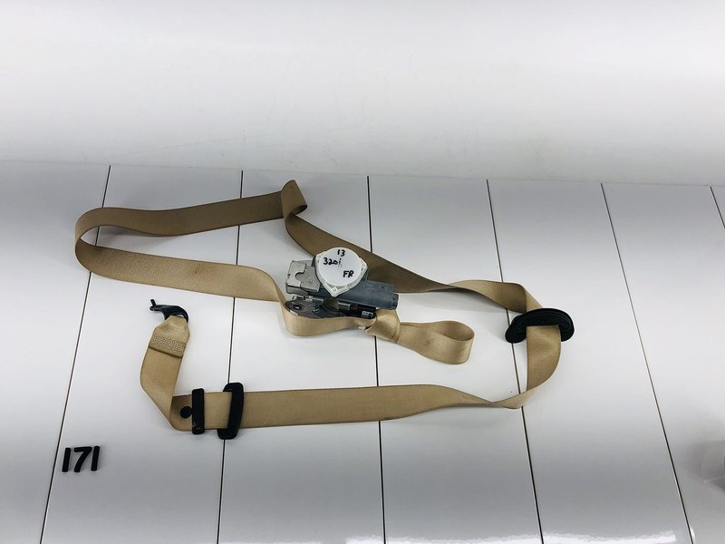 13-14 BMW 320I F30 FRONT RIGHT PASSENGER SIDE SEAT BELT TENSIONER OEM