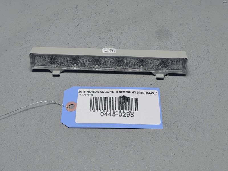 2013-2022 HONDA ACCORD CENTER HIGH MOUNT 3RD THIRD BRAKE LIGHT STOP LAMP OEM