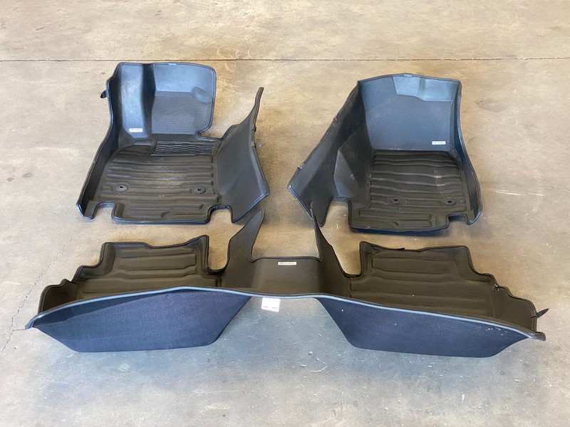 2021 CADILLAC CT5 FRONT & REAR TUXMAT FLOOR MAT SET LOT797