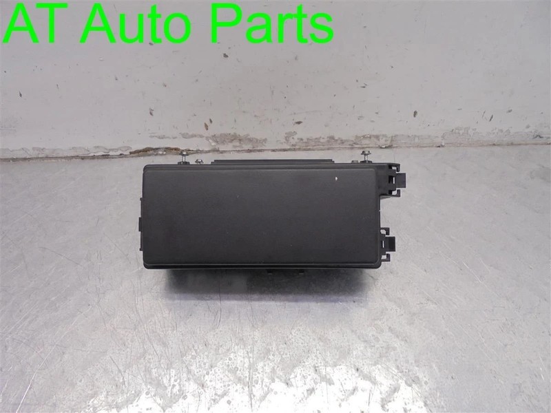 2004-2006 DODGE DURANGO Fuse Box Power Distribution Box OEM 4692013AD