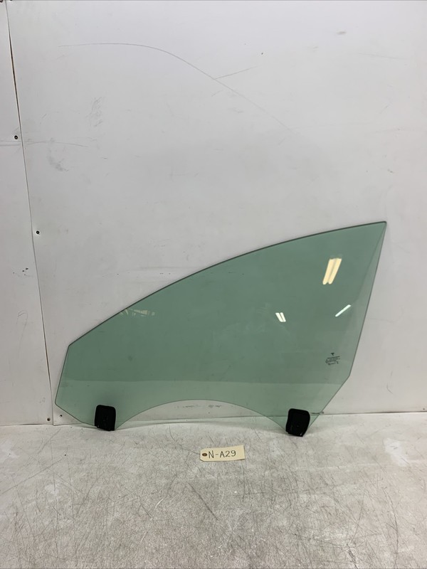 21-23 Tesla 3 lamininated Front Door Window Glass Left 43R-014955 A29 S1