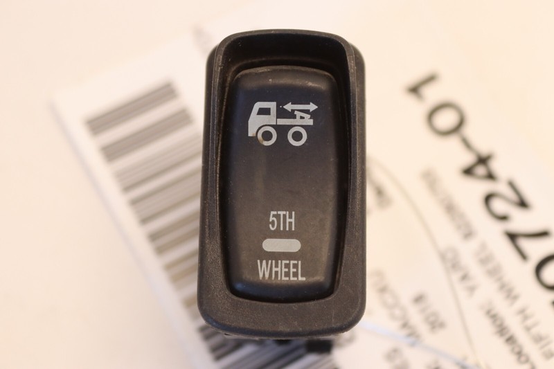 2008-2023 MACK CXU613 MP8 FIFTH WHEEL CONTROL SWITCH BUTTON 82280755 OEM