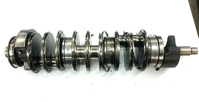 Johnson Evinrude Outboard 150hp Crankshaft 0438930 FRESHWATER!