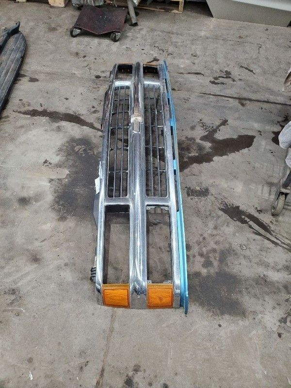 Grille I-beam Front Axle Only Upper Fits 94-02 CHEVROLET 3500 PICKUP 306865
