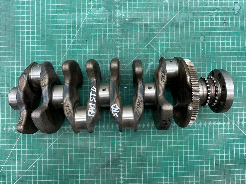 16-19 BMW X1 X2 F48 F39 2.0L ENGINE MOTOR CRANKSHAFT CRANK SHAFT OEM