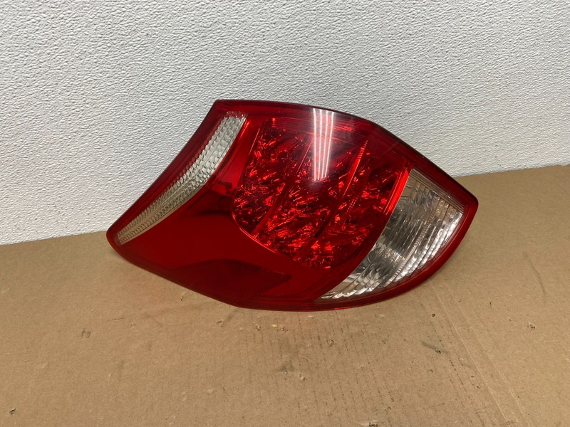 2006 2007 2008 Toyota Rav4 Left Driver LH Side Tail Light OEM AB6384 DW