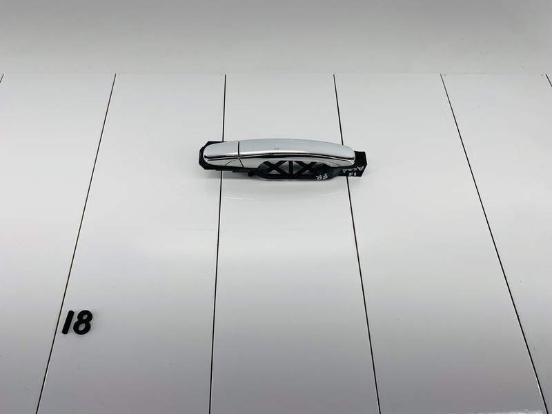 07-16 GMC ACADIA FRONT RIGHT SIDE EXTERIOR DOOR HANDLE & BRACKET CHROME OEM
