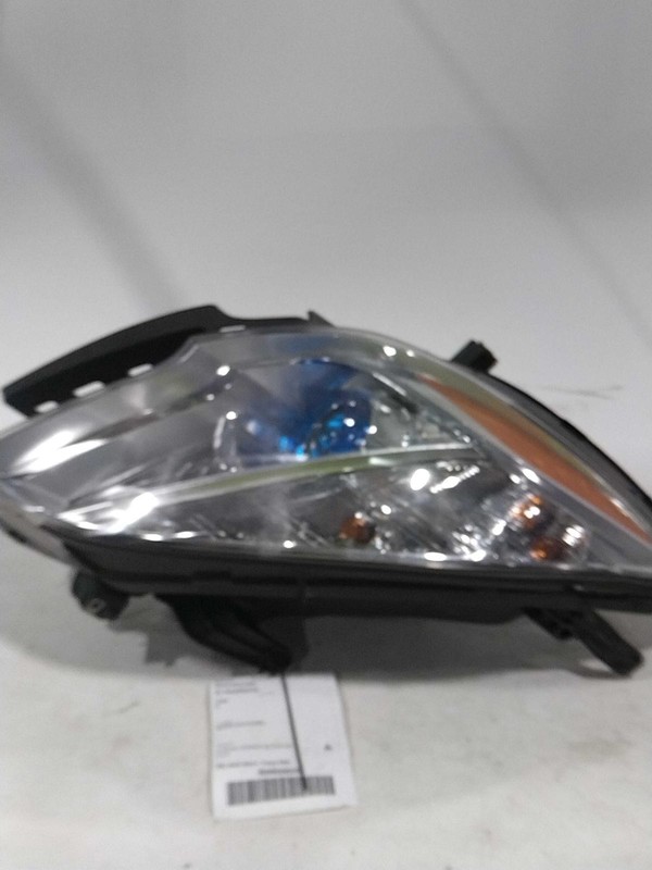 2015 BUICK ENCORE Right Headlight Assembly OEM 554927 - LENS ISSUE
