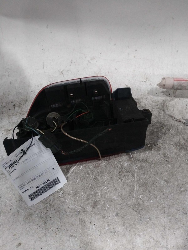 1999 ISUZU AMIGO Right Tail Light Assembly Green OEM 3660 Used 221K Miles