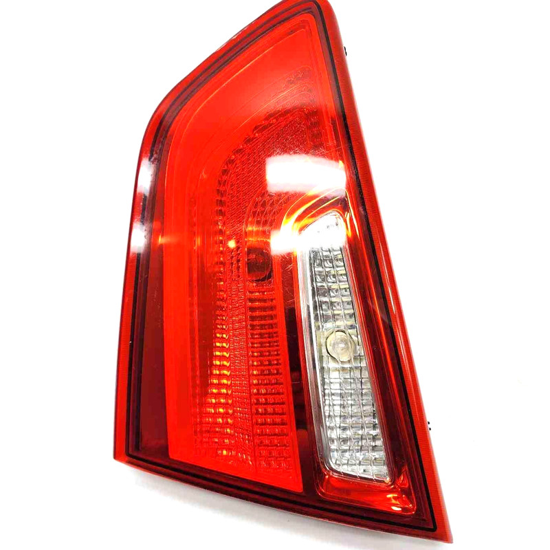 2014 Optima RH Passenger Side Incandescent Lid Mounted Tail Light Assembly