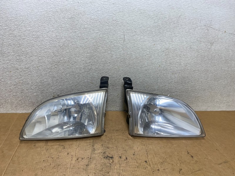 2001 2002 2003 Toyota Sienna Left+Right Side Set Headlights Halogen T3367 DW
