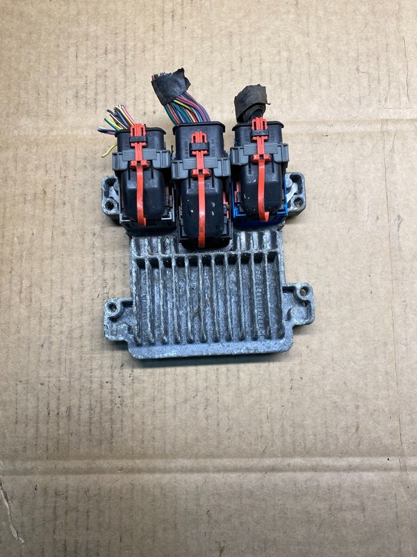 2004 to 2006 Chevrolet Colorado Engine Motor Brain Box ECU ECM OEM ab3957 DG