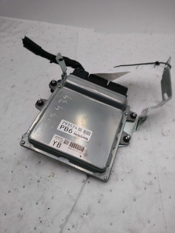 2017 INFINITI QX50 Engine Control Module ECM 3.7L OEM Used 129K Miles