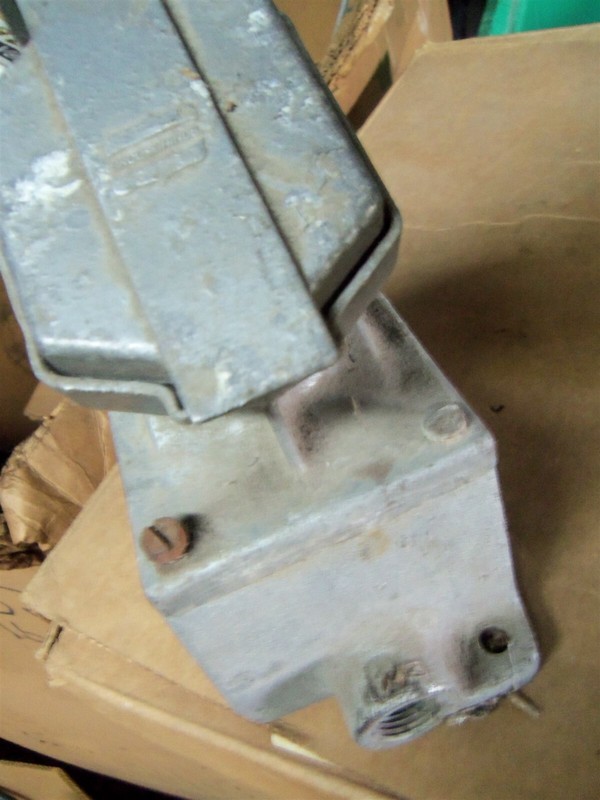 Crouse Hinds ENR 12201M3 Explosion Proof Receptacle*FREE SHIPPING*