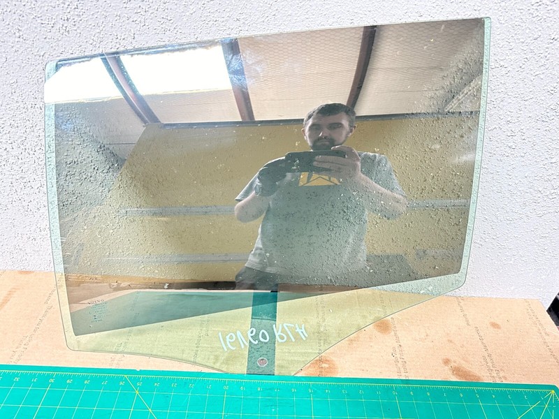 15-18 Volvo V60 REAR LEFT DRIVER SIDE DOOR WINDOW GLASS OEM