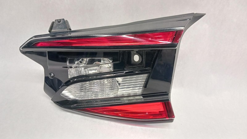 24-'25 SUBARU XV CROSSTREK Right passenger inner Taillight OEM Grade A!