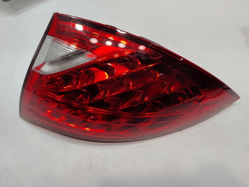 2011-2014 Porsche Cayenne S 958 Rear Passenger Side Outer Taillight Lamp OEM