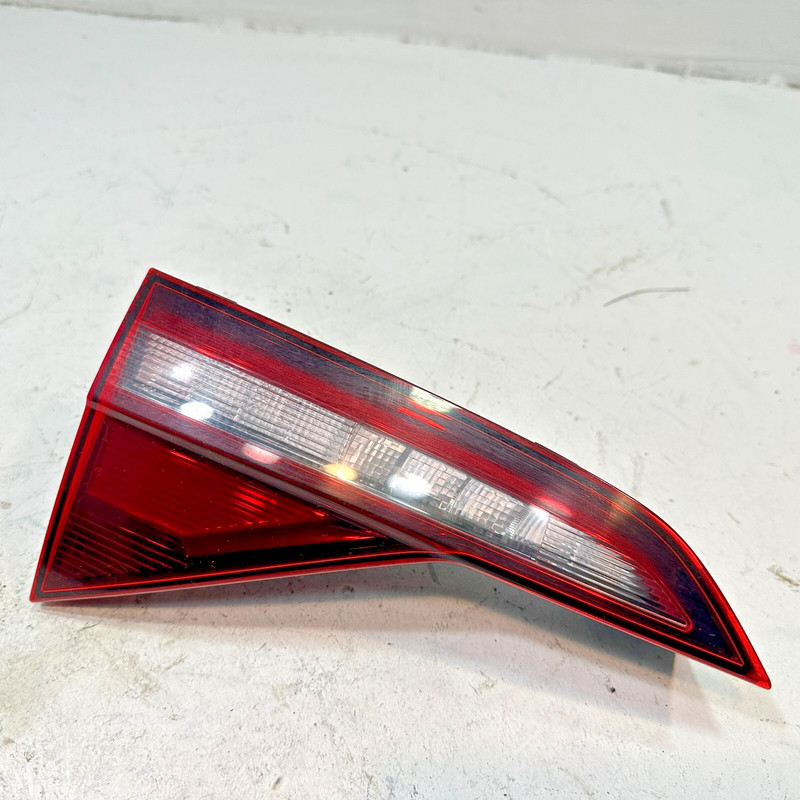 2019-2024 VOLKSWAGEN JETTA REAR LEFT DRIVER SIDE INNER TAILLIGHT LIGHT LAMP OEM