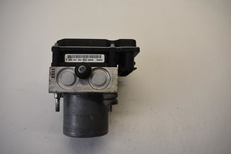 2010 NISSAN 370Z CONVERTIBLE ROADSTER ABS PUMP AND MODULE ASSEMBLY
