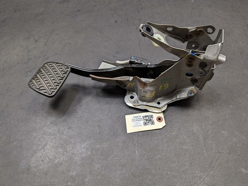 Brake Pedal 2019 Nissan Pathfinder 46501-3JA0A 2013 2014 2015 2016 2017 2018