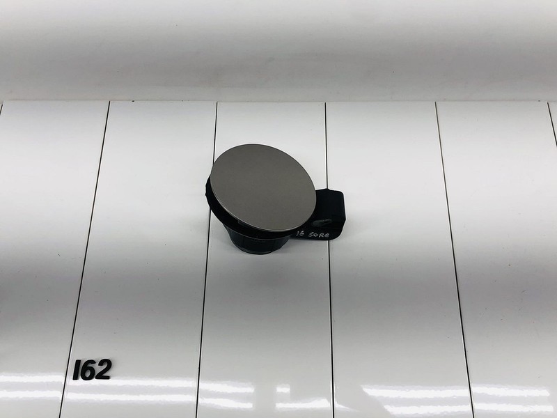 16-18 KIA SORENTO REAR QUARTER PANEL FUEL TANK DOOR TITANIUM SILVER OEM